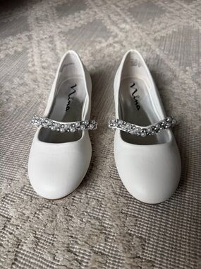 Beautiful White Pearl & Rhinestone Strap Mary Jane Flats